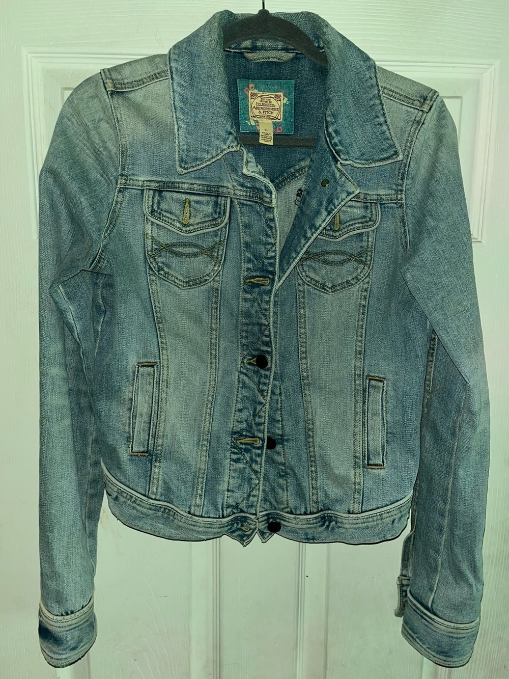 Abercrombie & Fitch Light Blue Denim Jacket - Size Junior’s Large